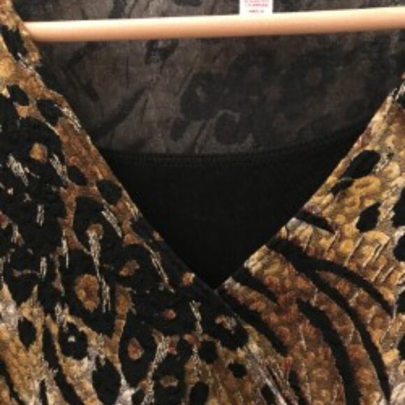 Woman's Animal Print Top - XL Petite - Picture 2 of 7